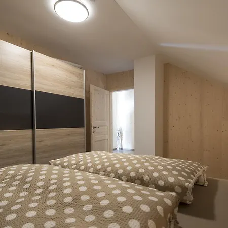 هاوس لوسربليك التوسي